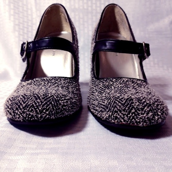 Tommy Hilfiger Fabric Mary Jane Pumps - Picture 1 of 7
